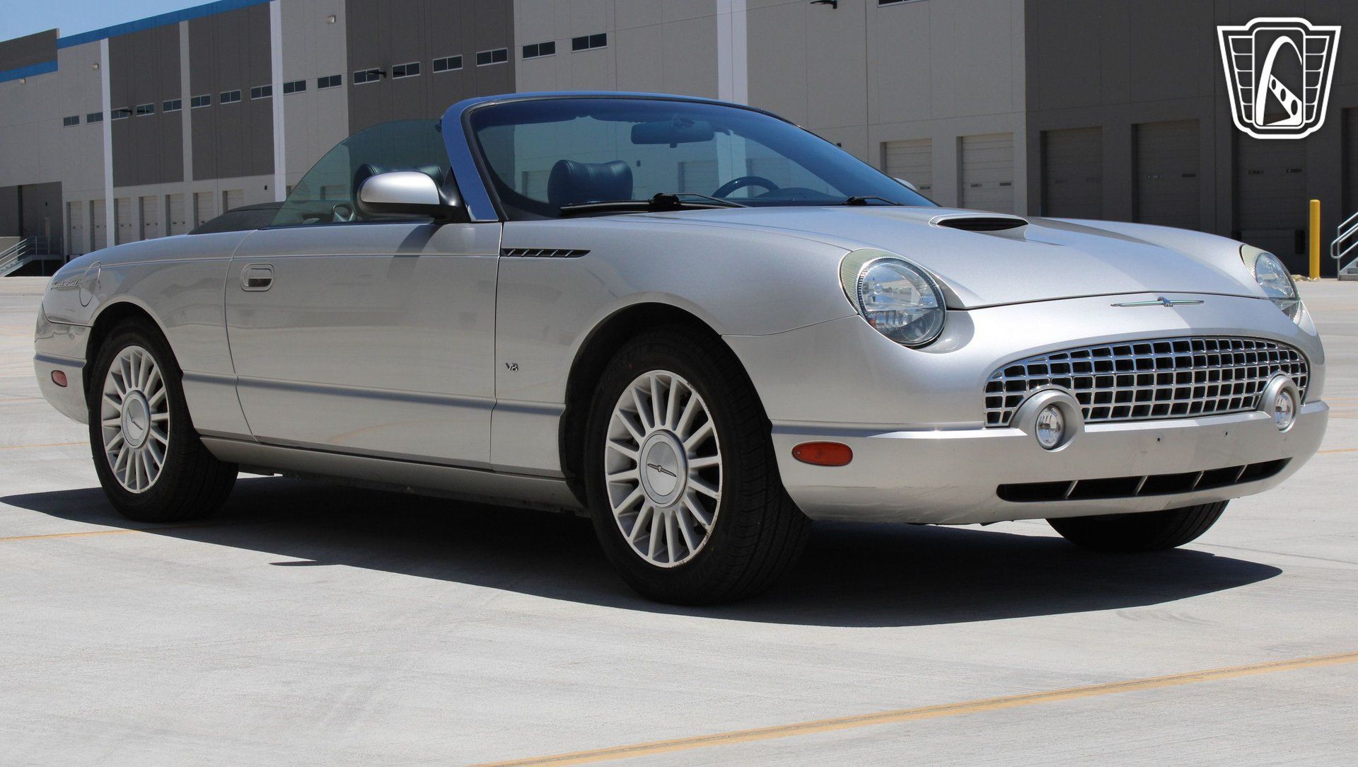Used 2004 Ford Thunderbird RWD image 4