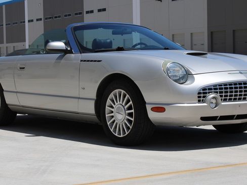 Used 2004 Ford Thunderbird RWD image 4