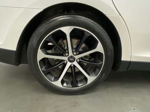 Used 2015 Ford Taurus SEL w/ Equipment Group 201A image 17