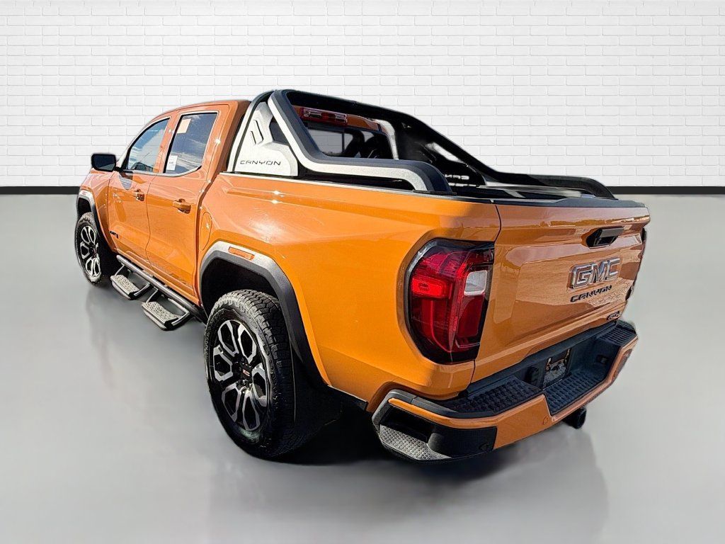 Used 2025 GMC Canyon AT4 w/ Nightfall Edition AWD/4WD image 6