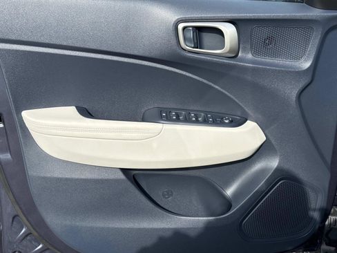 New 2026 Hyundai Venue SEL image 8