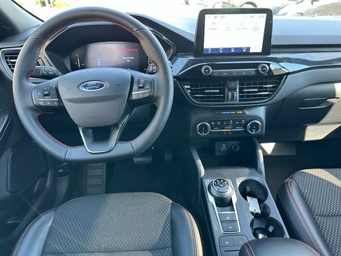 Used 2025 Ford Escape ST-Line AWD/4WD image 4