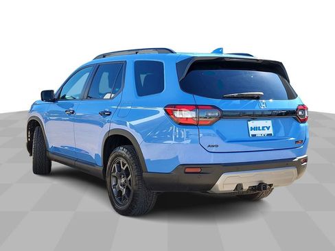 Used 2025 Honda Pilot TrailSport image 6