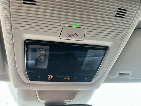 Certified 2025 Volkswagen Tiguan S w/ 18" Wheel Package image 25