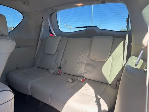 Used 2019 INFINITI QX80 Luxe w/ All-Season Package image 16