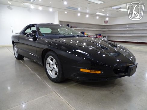 Used 1995 Pontiac Firebird Coupe image 37