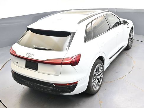 Used 2024 Audi Q8 e-tron Prestige AWD/4WD image 40