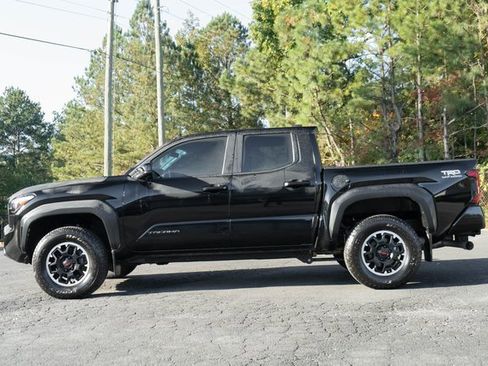 Used 2024 Toyota Tacoma TRD Off-Road image 6