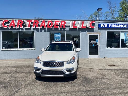 Used 2017 INFINITI QX50 2WD w/ Premium Plus Package image 4