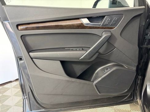 Used 2019 Audi Q5 2.0T Premium w/ Convenience Package AWD/4WD image 10