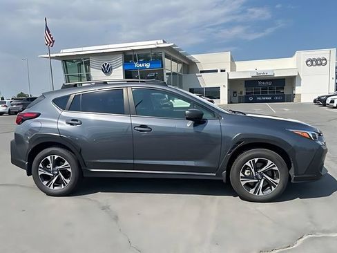Used 2024 Subaru Crosstrek 2.0i Premium AWD/4WD image 2