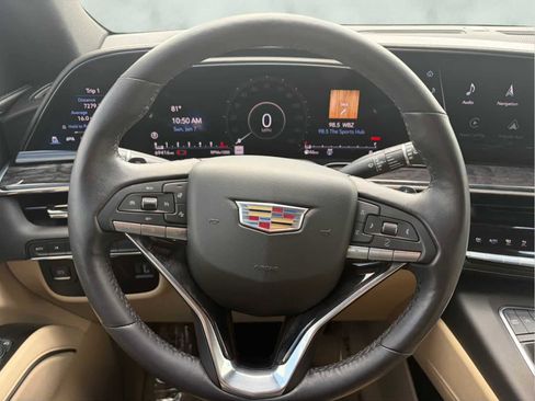 Used 2021 Cadillac Escalade Premium Luxury AWD/4WD image 12