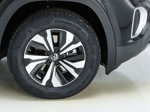 New 2026 Volkswagen Atlas SE image 51