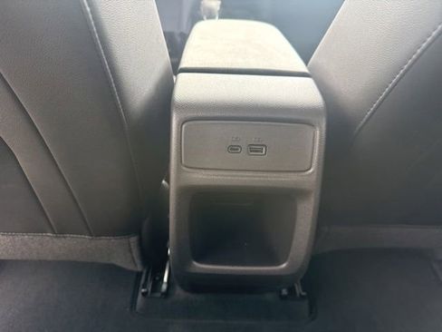 Used 2025 Chevrolet Trax LT w/ LT Convenience Package FWD image 29