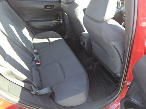 Used 2023 Toyota Corolla Cross LE w/ Moonroof Package image 5