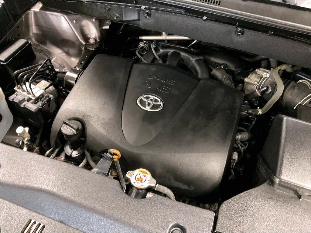 Used 2019 Toyota Highlander XLE AWD/4WD image 36
