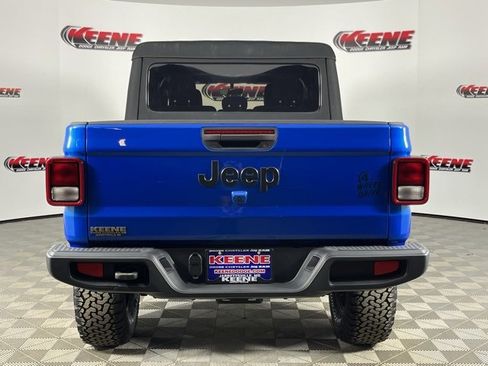 Used 2022 Jeep Gladiator Willys image 7