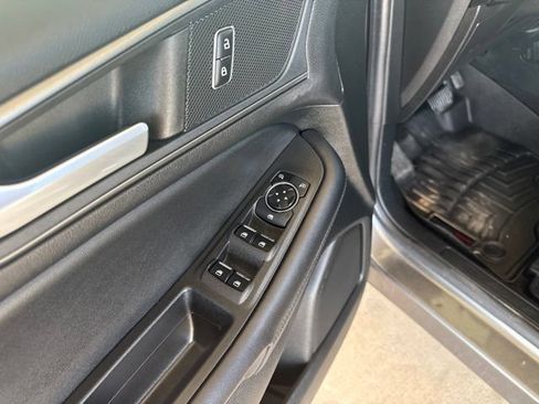 Used 2023 Ford Edge SE AWD/4WD image 14