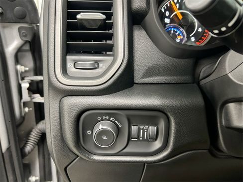 Used 2020 RAM 3500 Tradesman w/ Chrome Appearance Group image 18