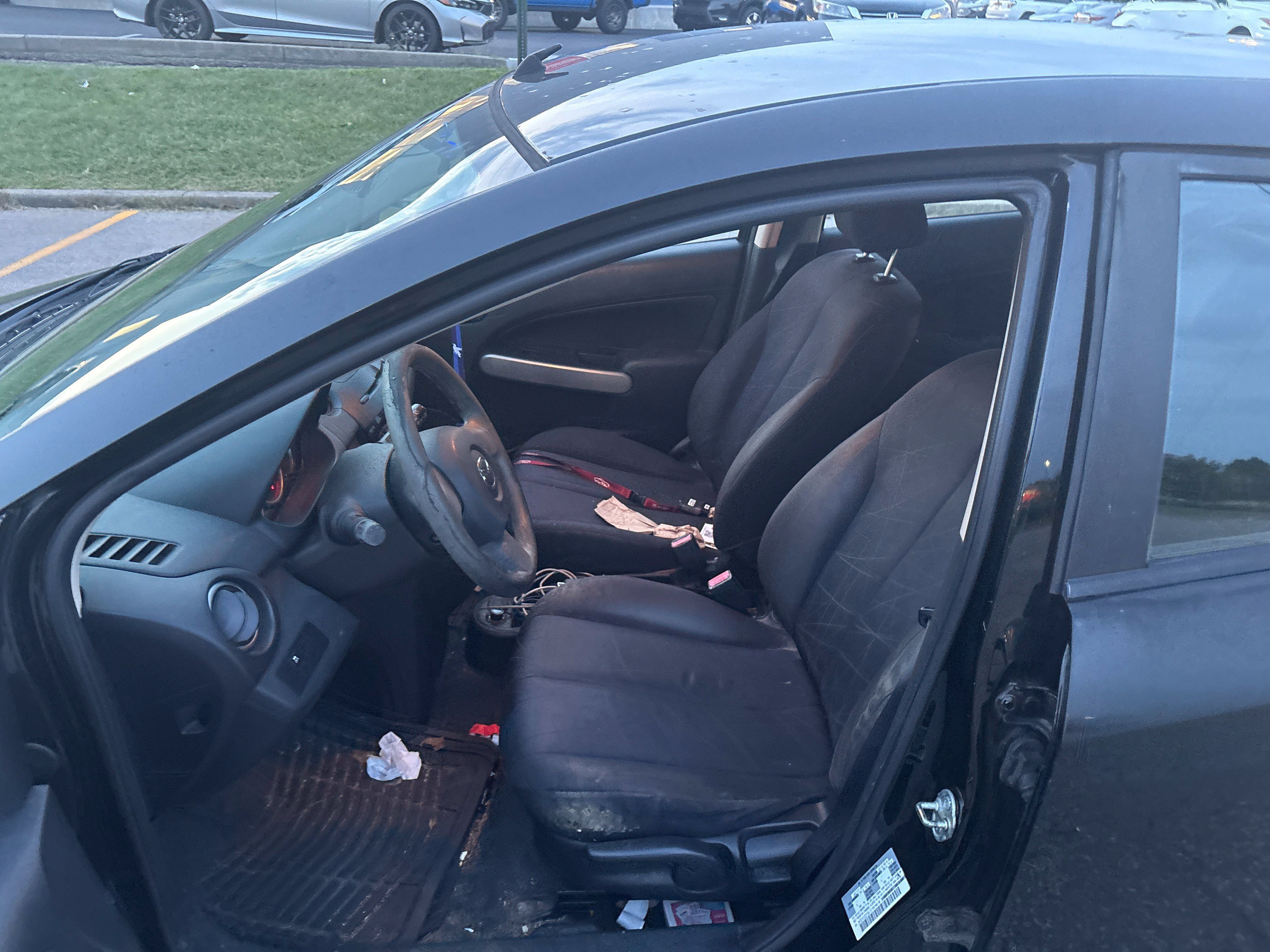 Used 2012 MAZDA MAZDA2 Sport FWD image 3