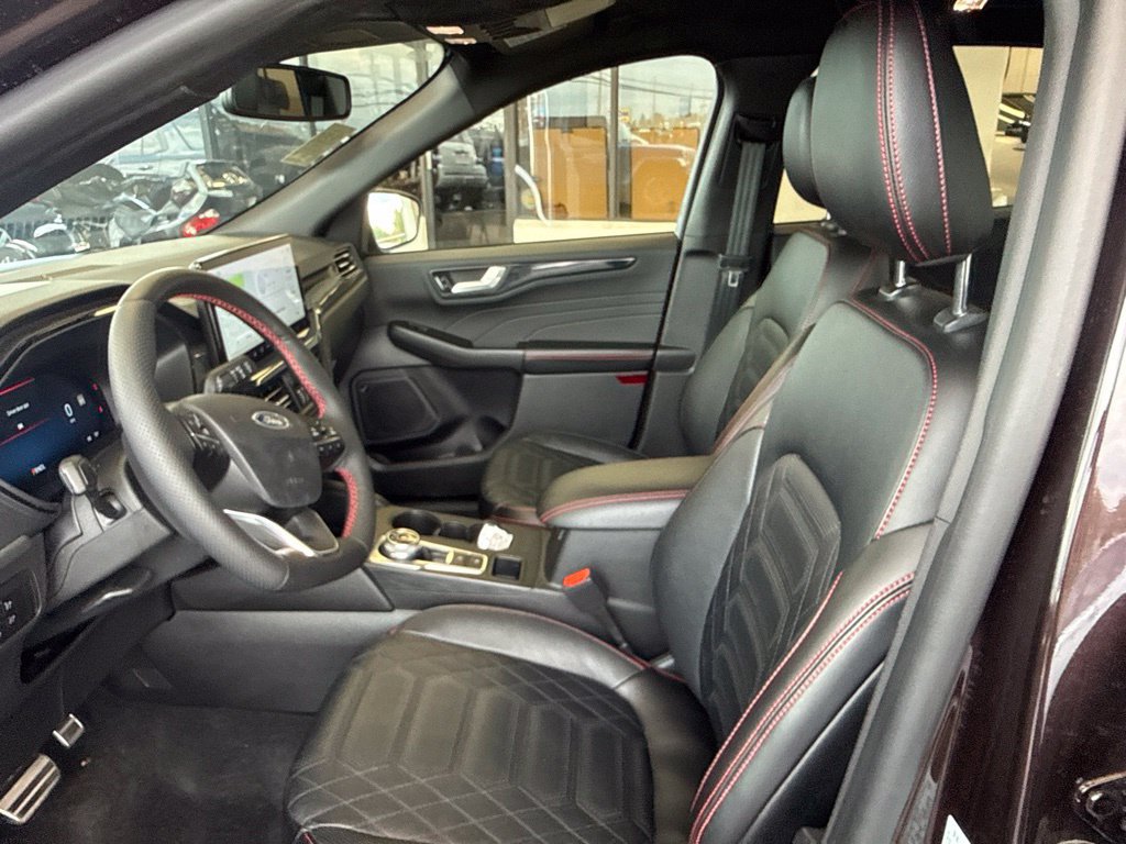 Used 2023 Ford Escape ST-Line Elite w/ Premium Technology Package AWD/4WD image 14
