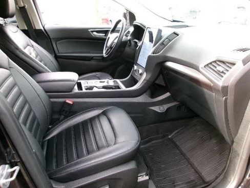 Certified 2023 Ford Edge SEL w/ Convenience Package image 3