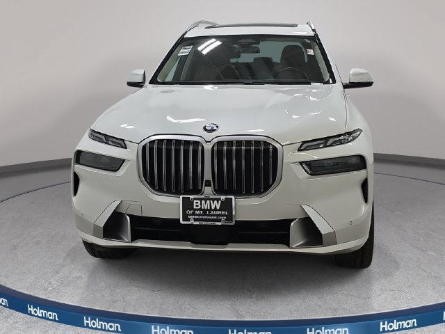 Used 2023 BMW X7 xDrive40i AWD/4WD image 3