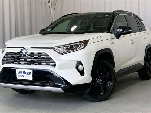 Used 2019 Toyota RAV4 XSE w/ Carpet Mat Package AWD/4WD image 2