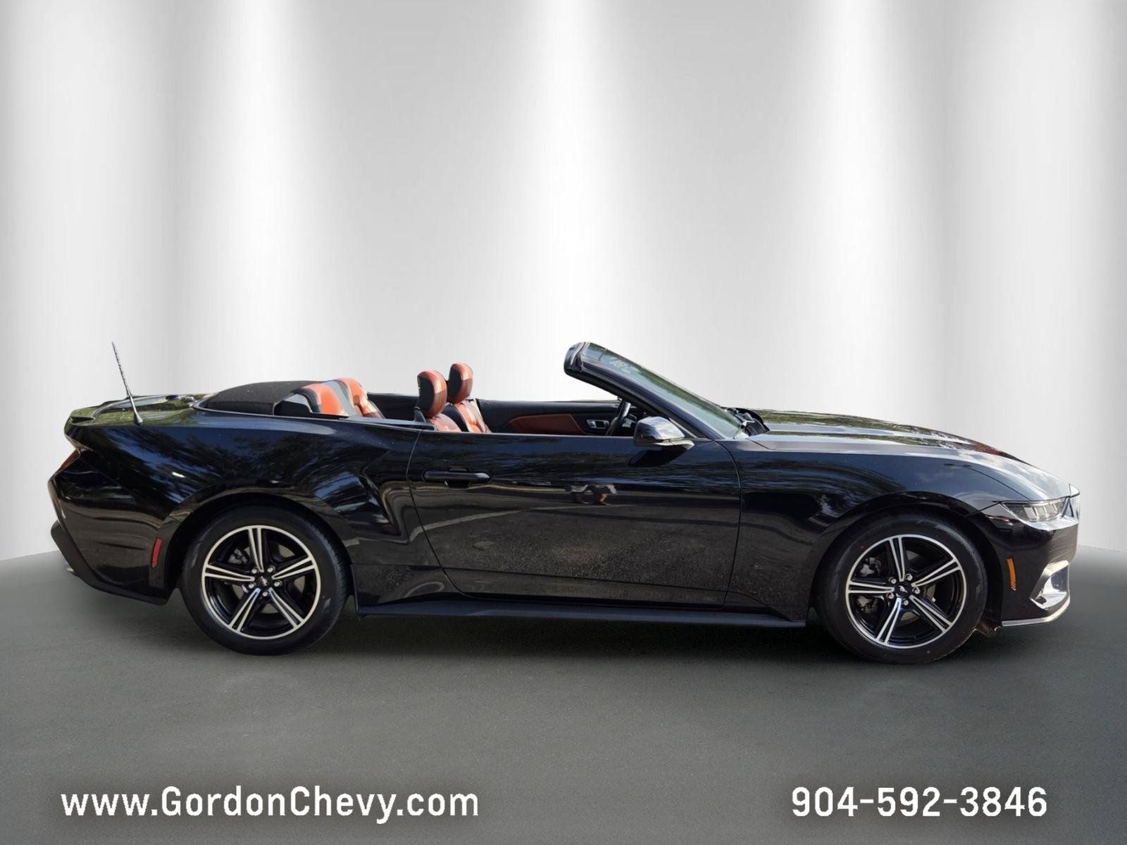 Used 2025 Ford Mustang Premium RWD image 7