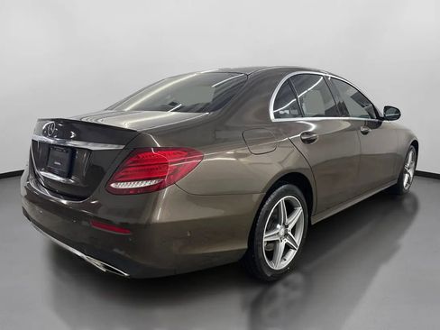 Used 2017 Mercedes-Benz E 300 image 10