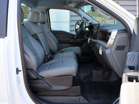 New 2026 Ford F250 XL w/ XL Chrome Package image 9