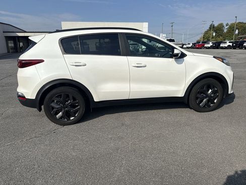 Used 2022 Kia Sportage Nightfall Edition image 4