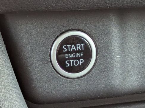 Used 2023 Nissan Rogue SV AWD/4WD image 31