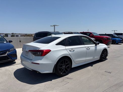 Used 2023 Honda Civic Sport image 2