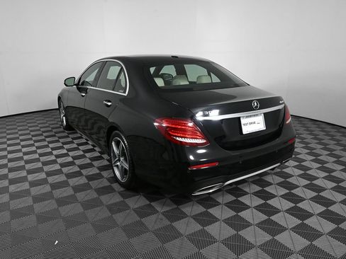 Used 2017 Mercedes-Benz E 300 4MATIC image 4