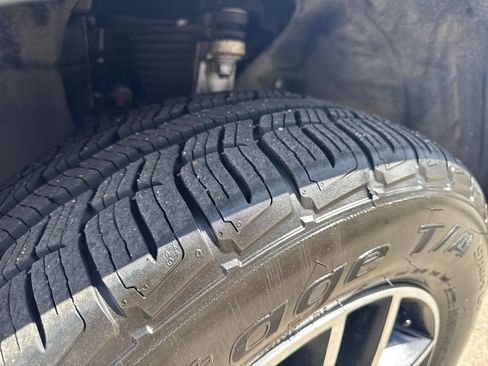 Used 2017 Jeep Grand Cherokee Trailhawk image 28