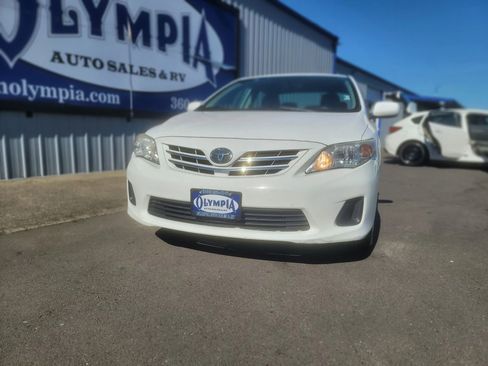 Used 2013 Toyota Corolla LE FWD image 7