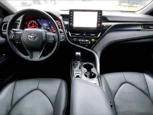 Used 2022 Toyota Camry XSE image 14