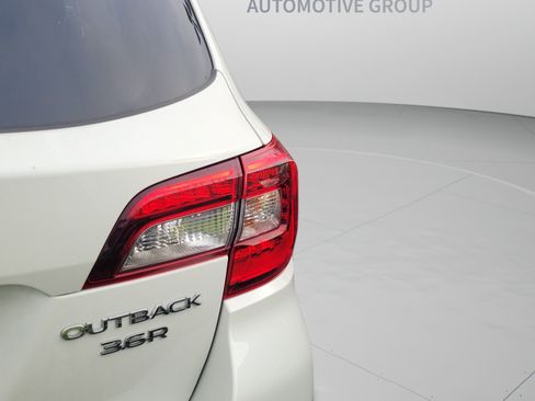 Used 2019 Subaru Outback 3.6R Touring w/ Popular Package #3A AWD/4WD image 21