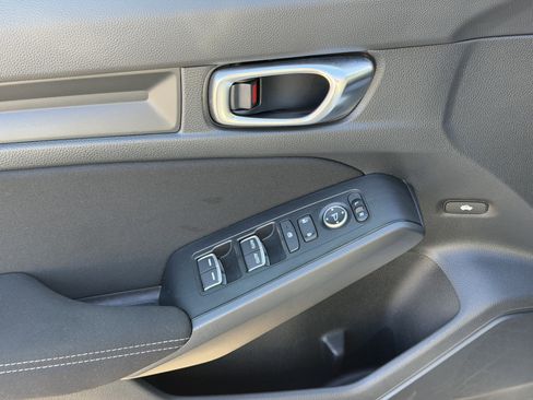 Used 2023 Honda Civic Sport image 10