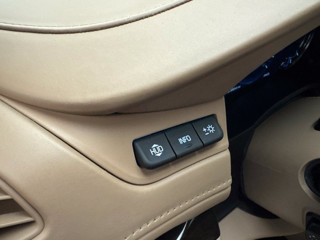 Used 2018 Cadillac Escalade ESV Platinum AWD/4WD image 29