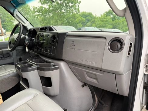Used 2013 Ford E-250 and Econoline 250 RWD image 12