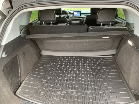 Used 2021 Lincoln Corsair AWD w/ Rear Removable Package Tray image 28