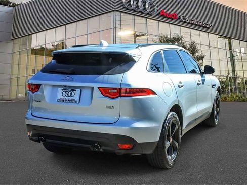 Used 2019 Jaguar F-PACE Premium image 4