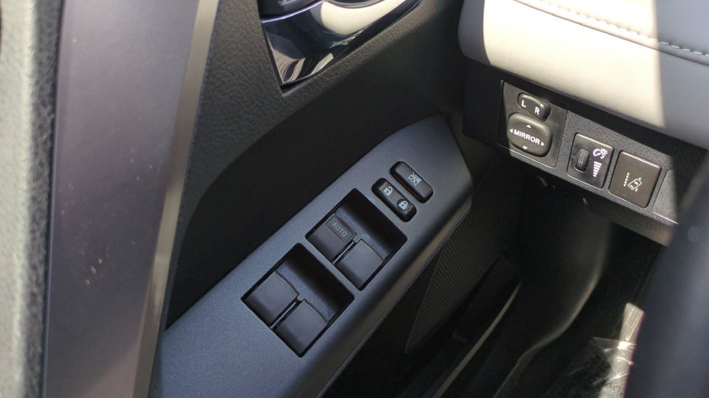 Used 2017 Toyota RAV4 XLE FWD image 19