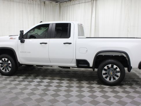 Used 2025 Chevrolet Silverado 2500 Custom w/ Custom Convenience Package AWD/4WD image 28