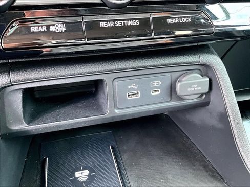 Used 2025 Honda Pilot Touring image 25