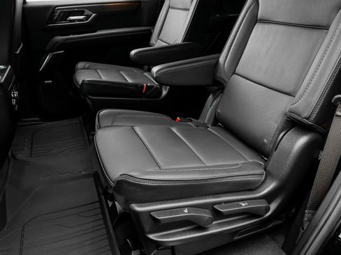 Used 2025 GMC Yukon Denali image 38