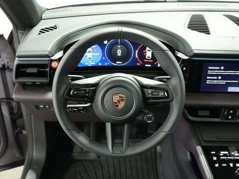 Certified 2025 Porsche Macan Electric image 13