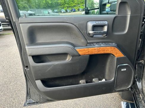 Used 2019 Chevrolet Silverado 3500 High Country w/ Duramax Plus Package AWD/4WD image 16